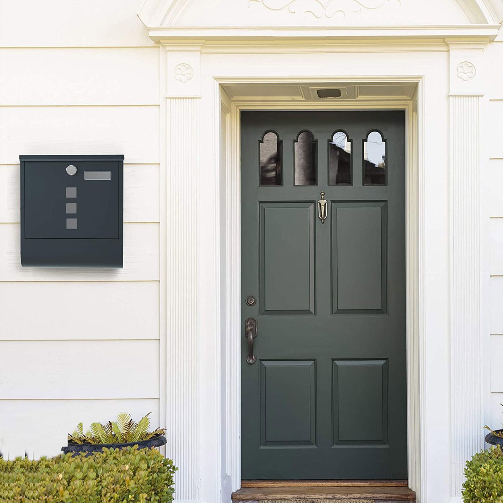 Grå brevlåda i metall med lås – 30,5 x 9,5 x 33,3 cm