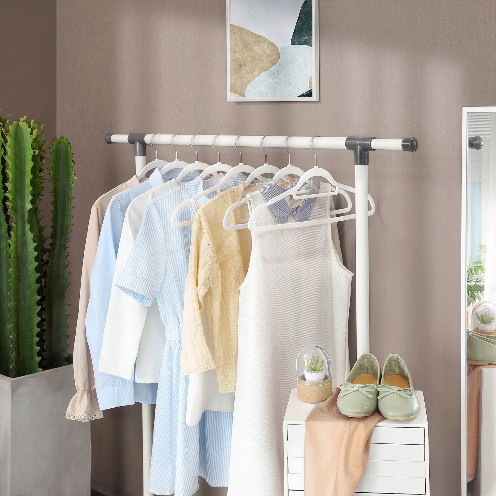 Vita Halkfria Klädgalgar 50-pack med Sammetsyta