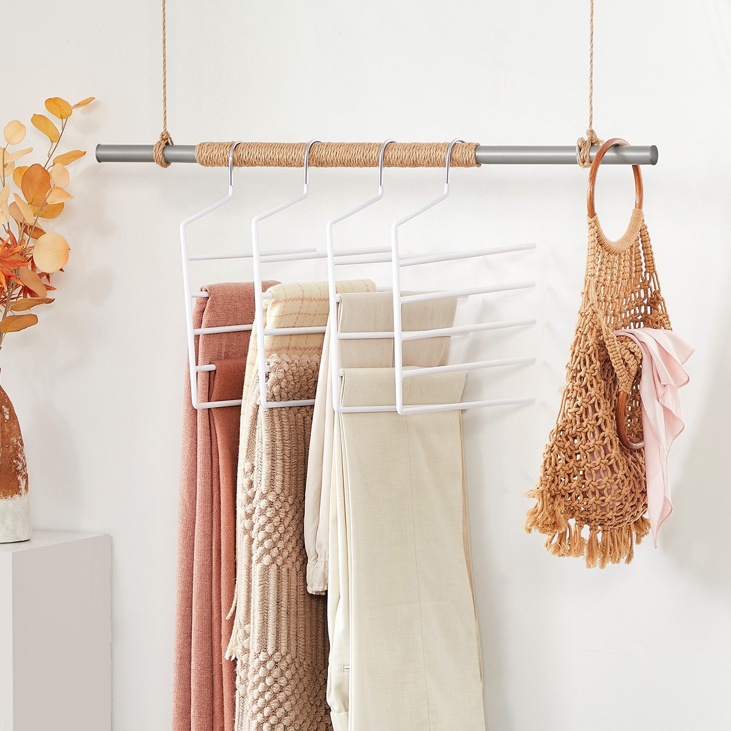 Byxhängare 4-pack med 5 stänger – metall, halkfri, vit