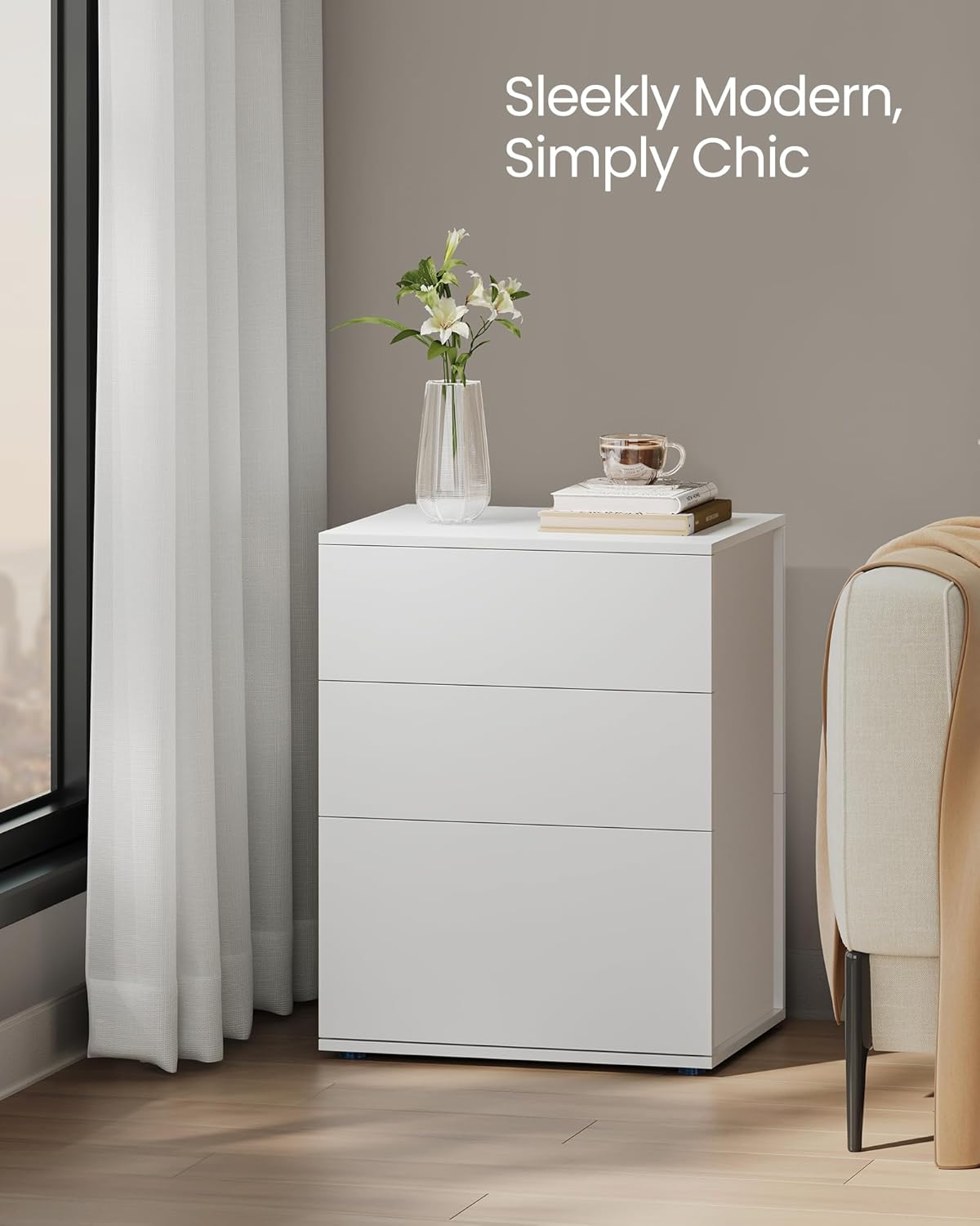 Sängbord i tvåfärgad design – 3 lådor, matt vit & cappuccino-beige