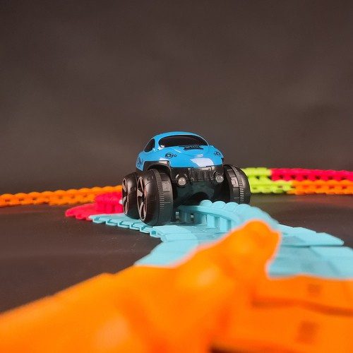 Racerbana 196 Delar – Flexibel Bilbana med LED-bil - Bild 11