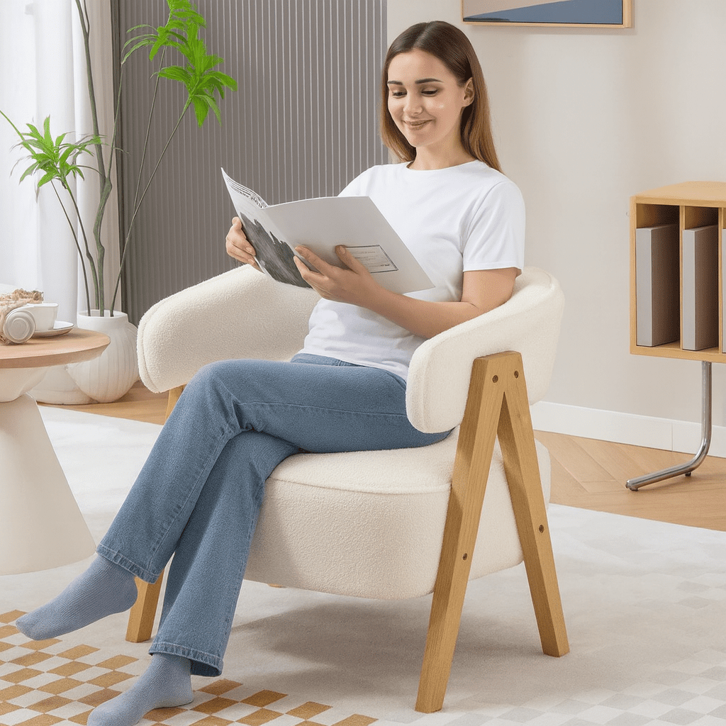 Fåtölj Vit Fleece med Böjt Ryggstöd & Träben