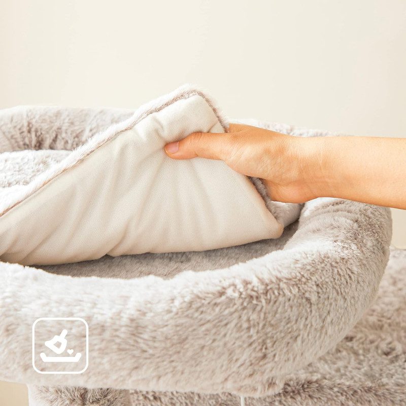 Klösträd i flera nivåer, 135 cm – mjukt skydd, ljusbrun