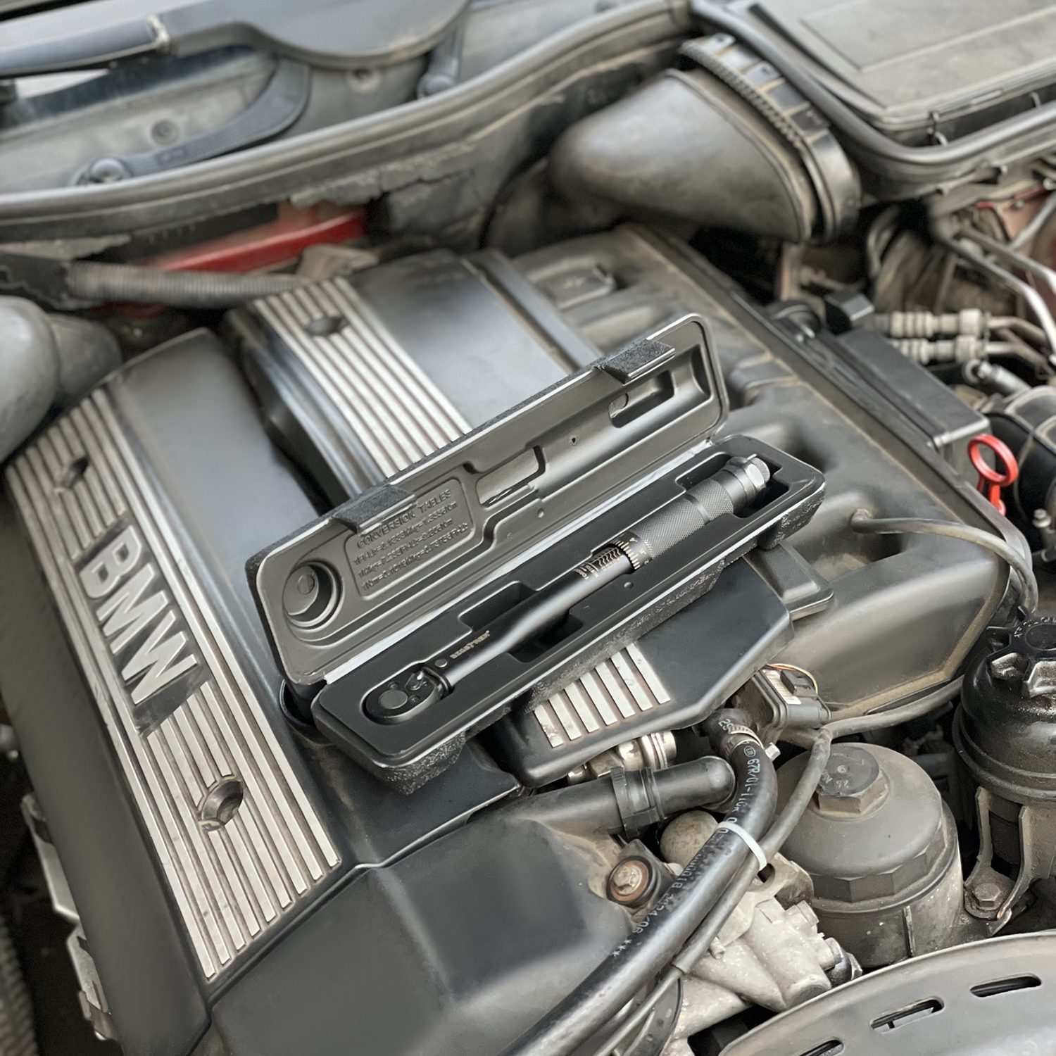 Precis momentnyckel 1/4” – 2–24 Nm, spärrfunktion och certifierad kalibrering