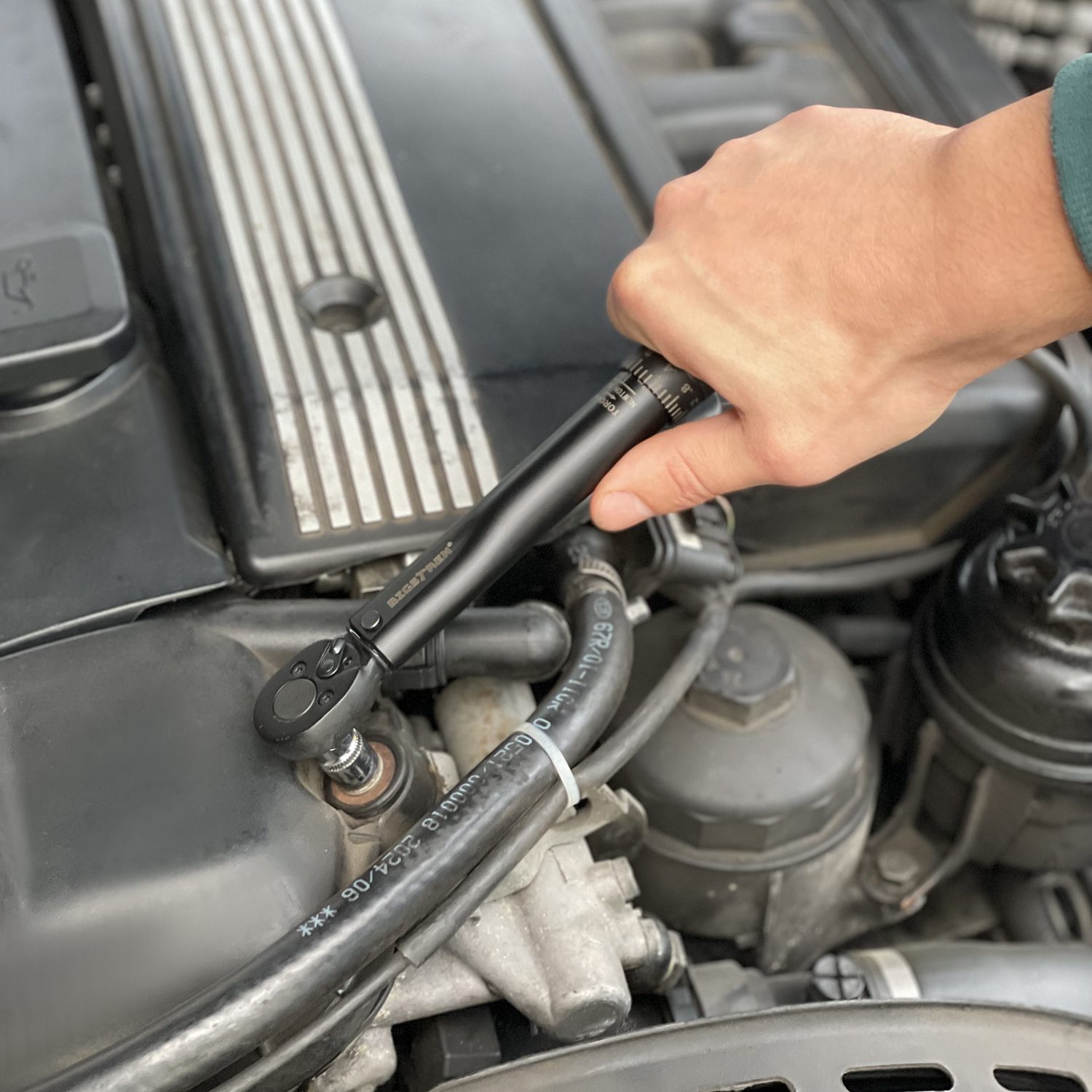 Precis momentnyckel 1/4” – 2–24 Nm, spärrfunktion och certifierad kalibrering