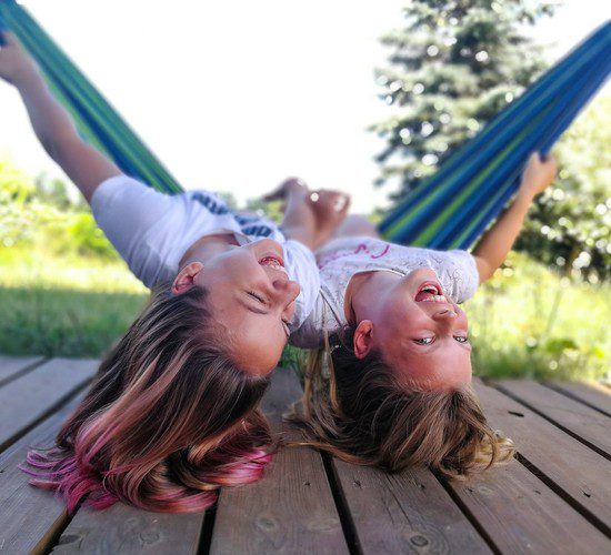 Bekväm Hängmatta 240 × 150 cm – Idealisk för Terrass, Camping & Resa