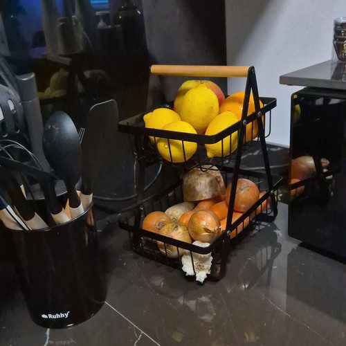 Tvåvånings fruktkorg – metall med trähandtag