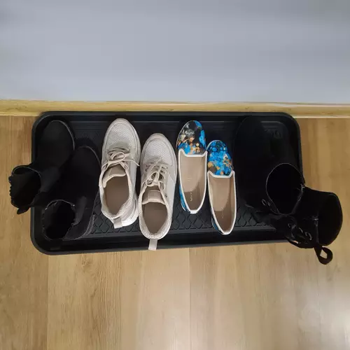 Svart skotorkmatta i gummi – hög kant och multifunktionell