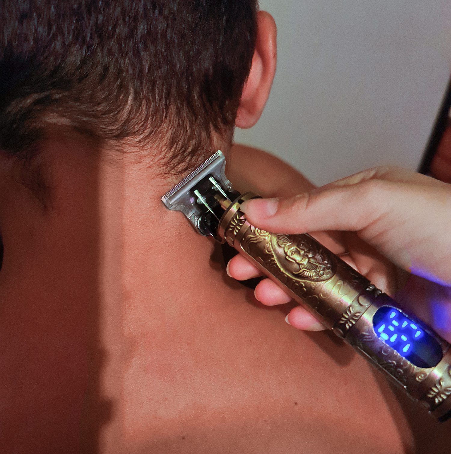 rådlös skägg- och hårtrimmer med flera huvuden